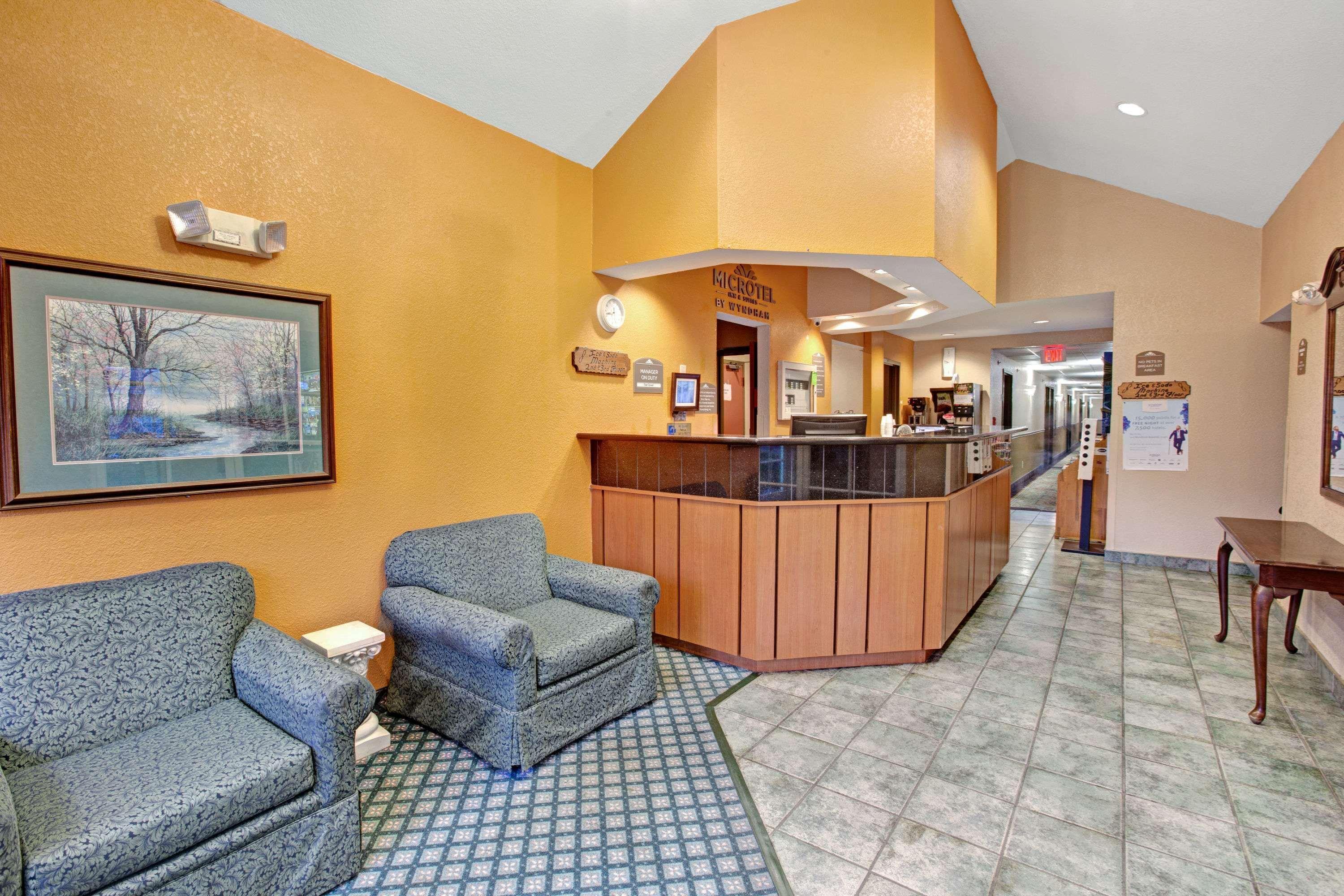 Microtel Inn & Suites By Wyndham Gatlinburg Exterior photo