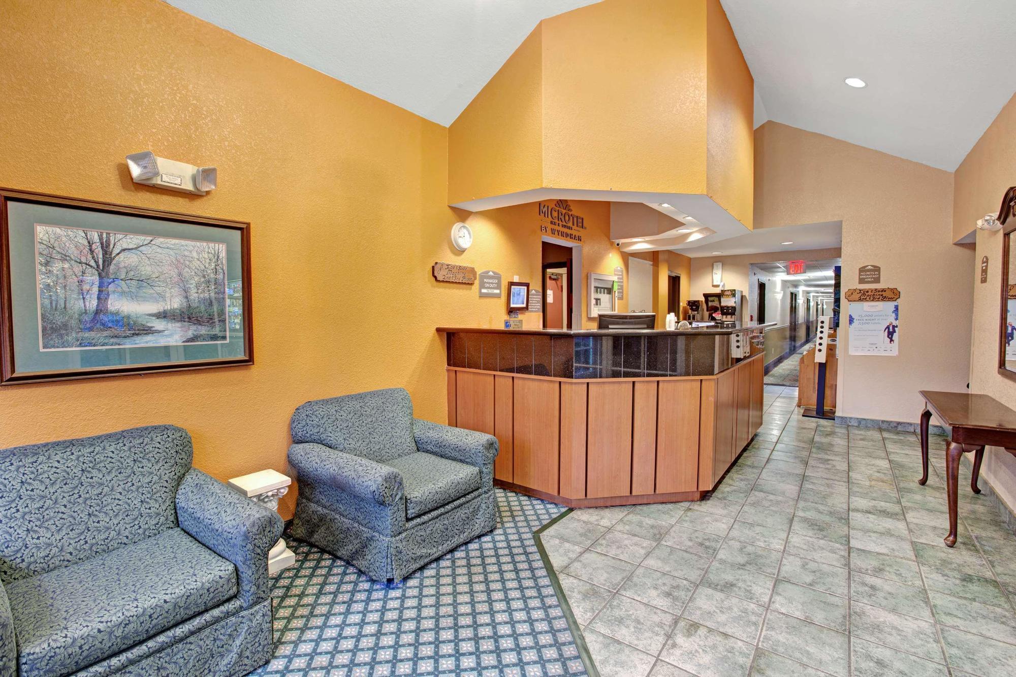 Microtel Inn & Suites By Wyndham Gatlinburg Exterior photo